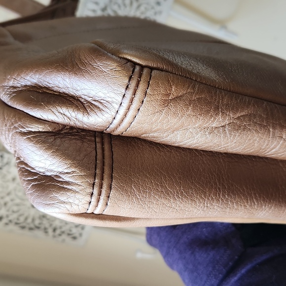 Vintage SAS Metallic Golden Pebbled Leather CROSSBODY Shoulder Bag Purse - Picture 12 of 17